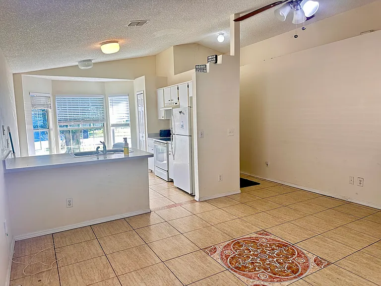 13706 Glasser Ave — Photo 3