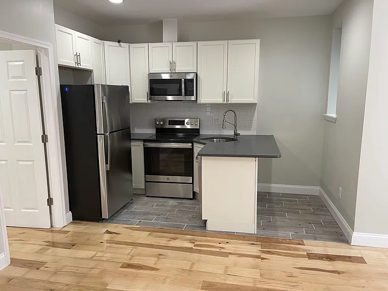 4828 Cedar Ave #1 — Photo 5