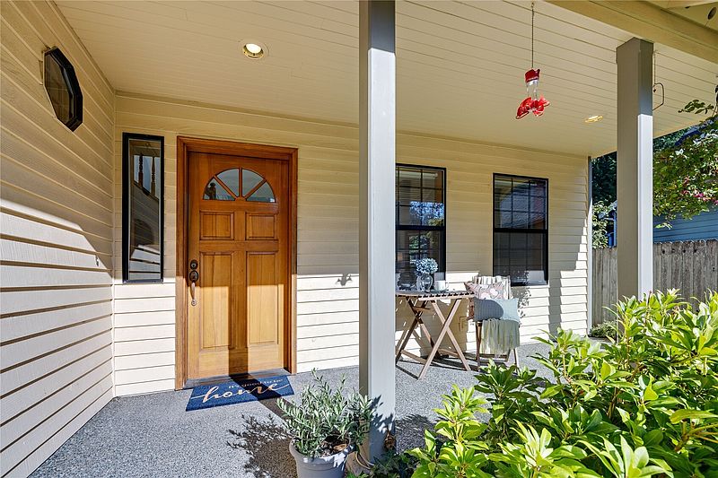5th image of 1919 NE Ridgewood Court