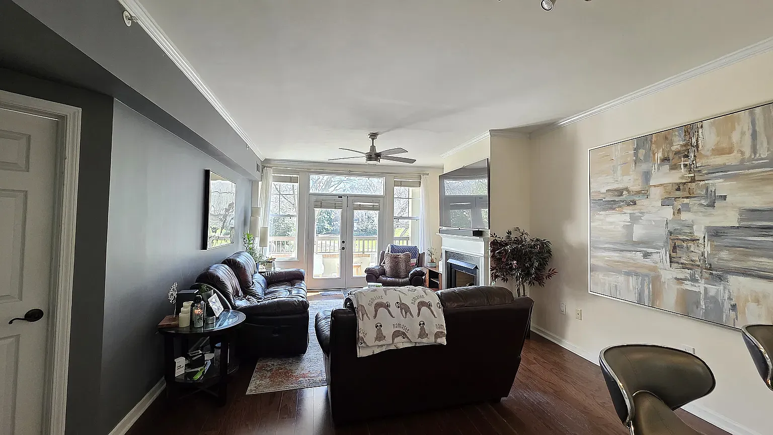 405 W 7th St — Photo 2