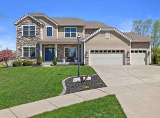 3806 Woodland Trl, Waukesha, WI