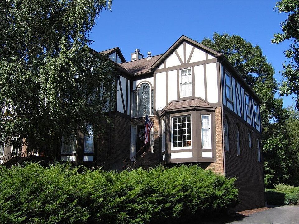 For Sale: 500 Christopher Circle, Pittsburgh, PA 15205
