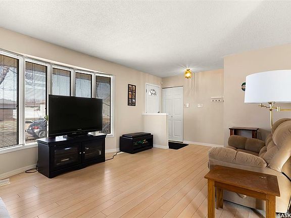 5th image of 2309 7th Ave E