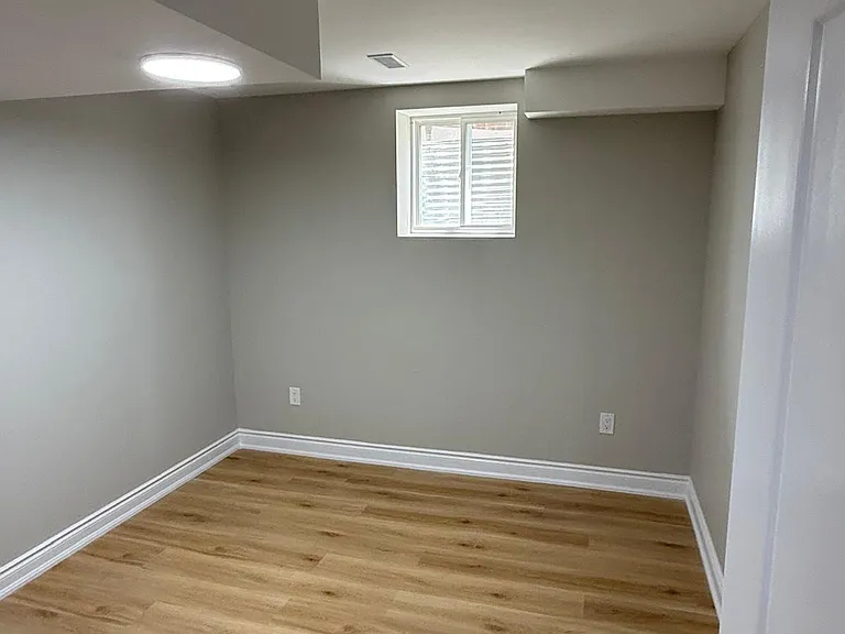 44 Petch Ave — Photo 1