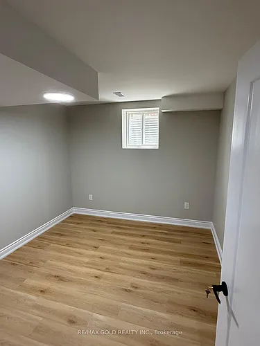 44 Petch Ave Photo 1