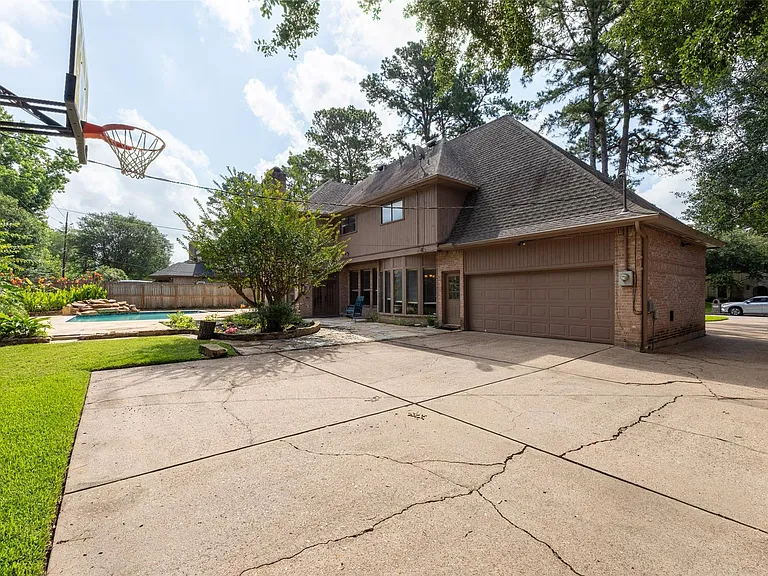 9714 Godstone Ln — Photo 42