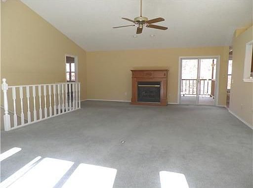 2nd image of 8 Richardson Ln