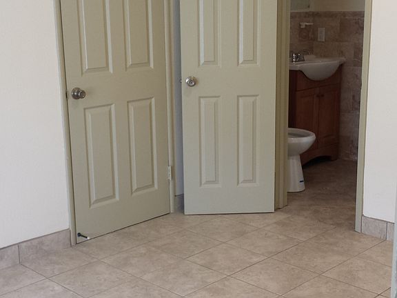 3rd image of 3152 Del Mar Ave APT A