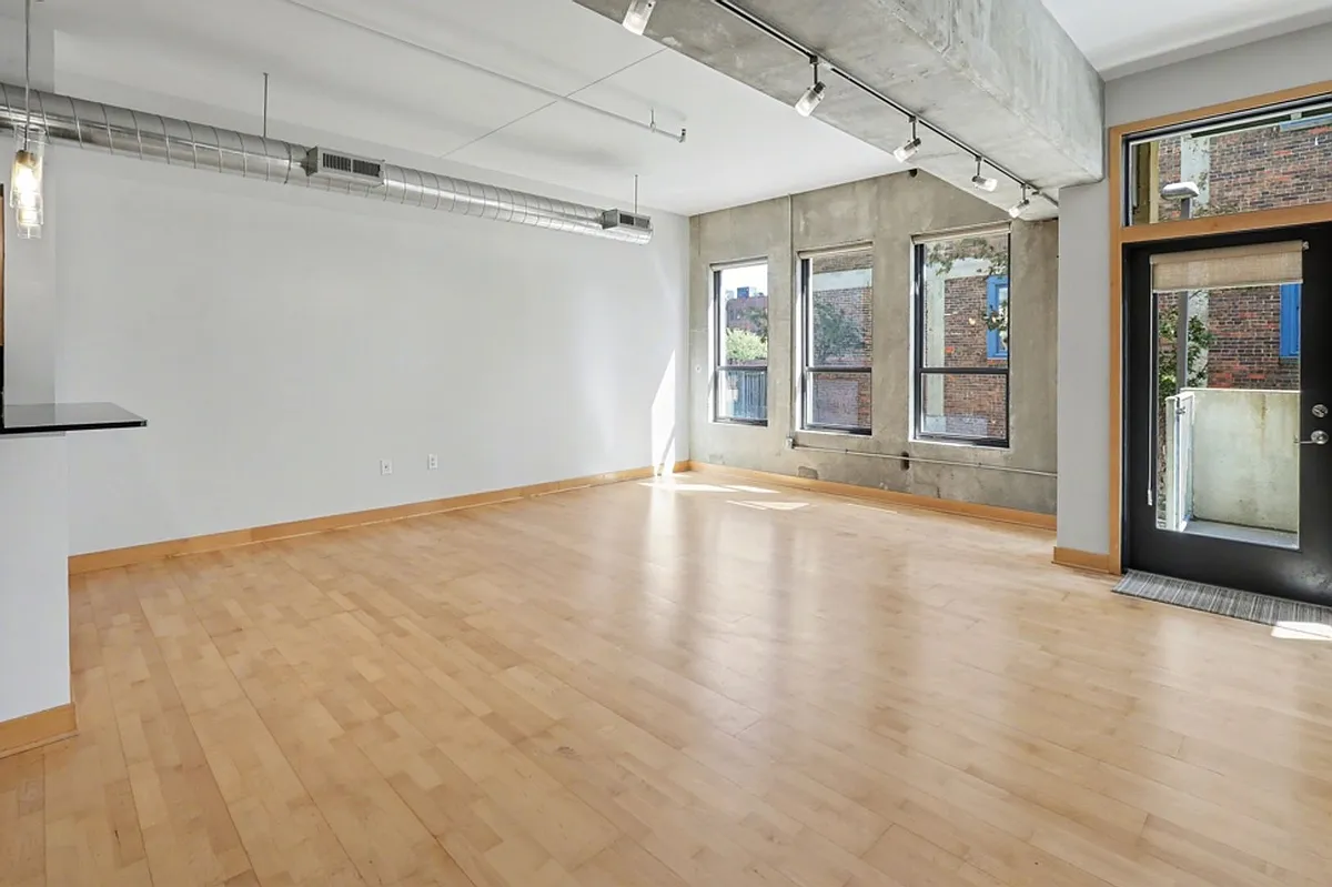 Building Photo - 119 4th St #110