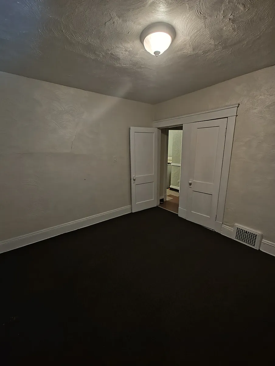 Building Photo - 830 Whitcomb Rd #2