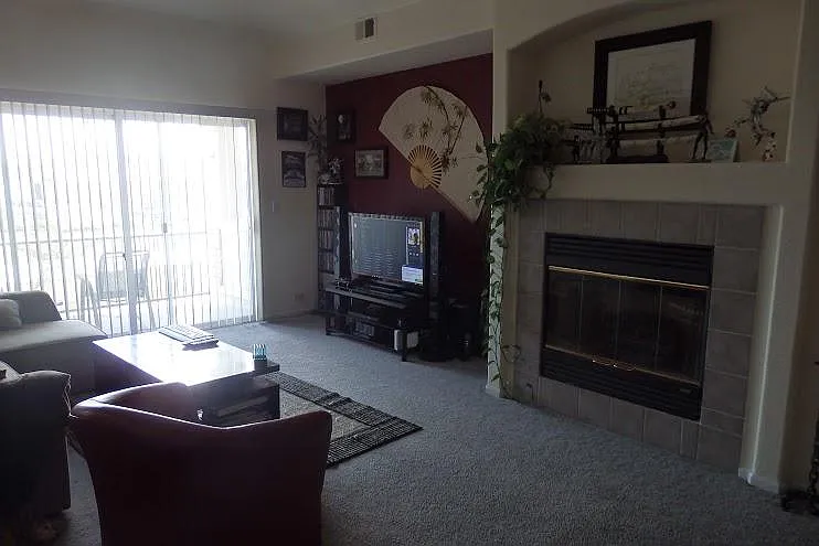 1703 Whitehall Dr #8H — Photo 8