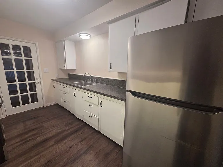 1204 W Lee Ave — Photo 3
