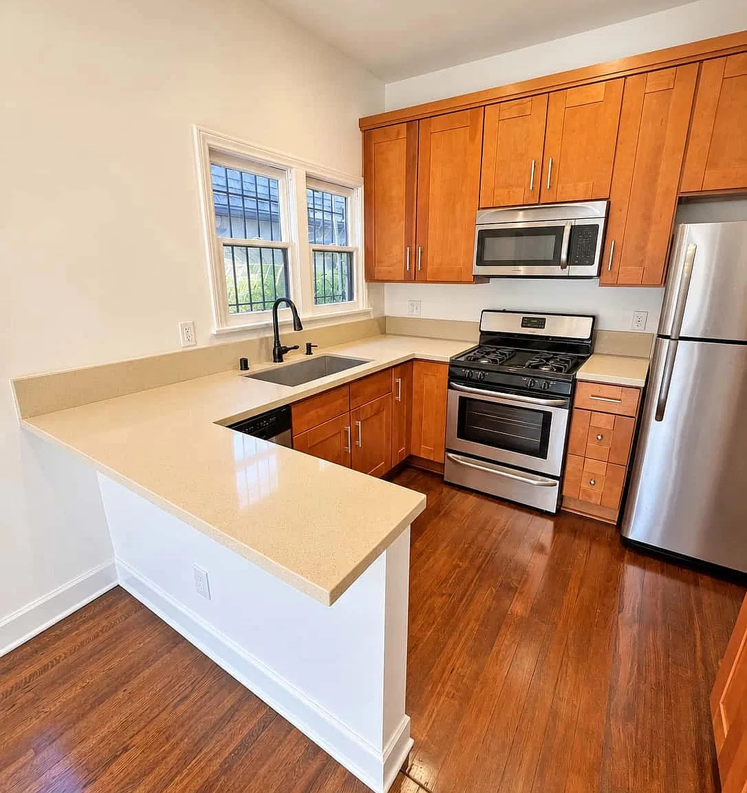 1303 S Cloverdale Ave — Photo 4