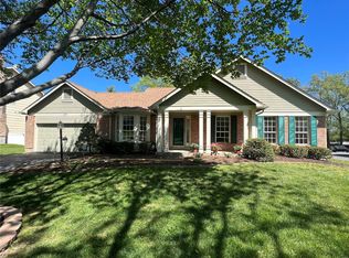 307 Fox Briar Ln, Ballwin, MO