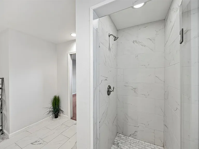 4914 Ventura Ln — Photo 11