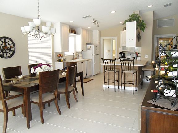 Dining Area & Kitchen