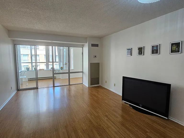 711 Bay St #2011 — Photo 7