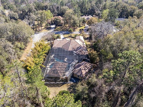 3rd image of 695 SE 47th Loop