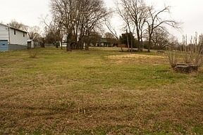 2nd image of 2108 Neubert Rd