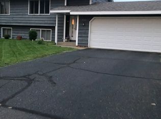 7535 Edgewood Dr, Mounds View, MN 55112