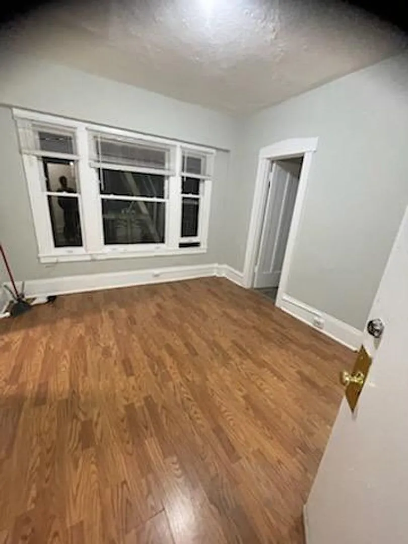 370 Ellis St Unit 11 - Image 3