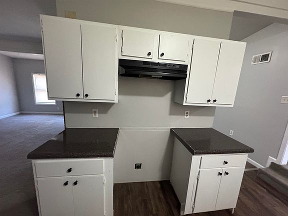 3rd image of 3442 Knight Rd