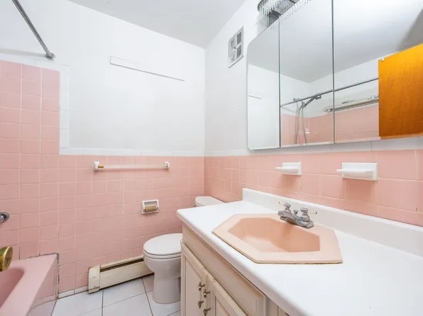 22-46 Steinway Street image 10 of 13