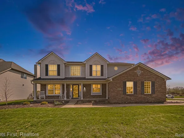 1402 Auston Ln, Chelsea, MI 48118