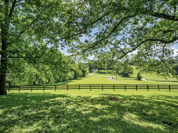 1204 Madison Creek Rd, Goodlettsville, TN 37072