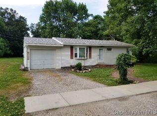 820 Prairie St, Carlinville, IL 62626