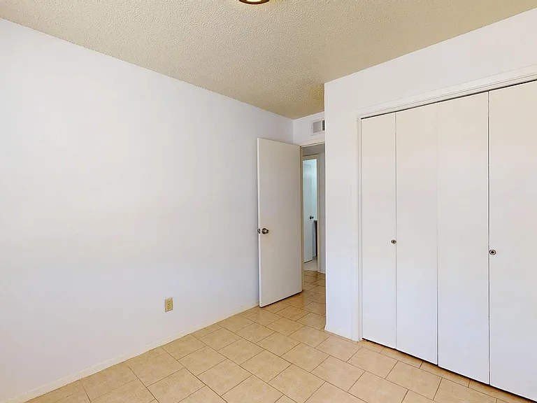 6925 Escondido Dr #B — Photo 28
