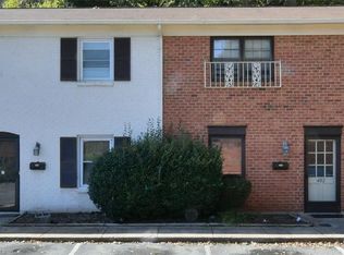 402 Vineyard Park Rd, Winston Salem, NC 27104
