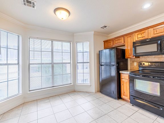 4th image of 2625 N Arroyo Ave #4