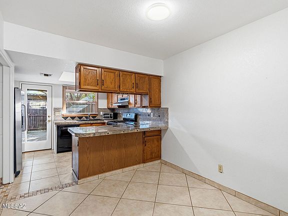 5th image of 3017 N Sparkman Blvd