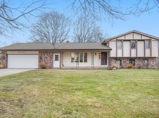 8467 Winona Dr, Jenison, MI 49428