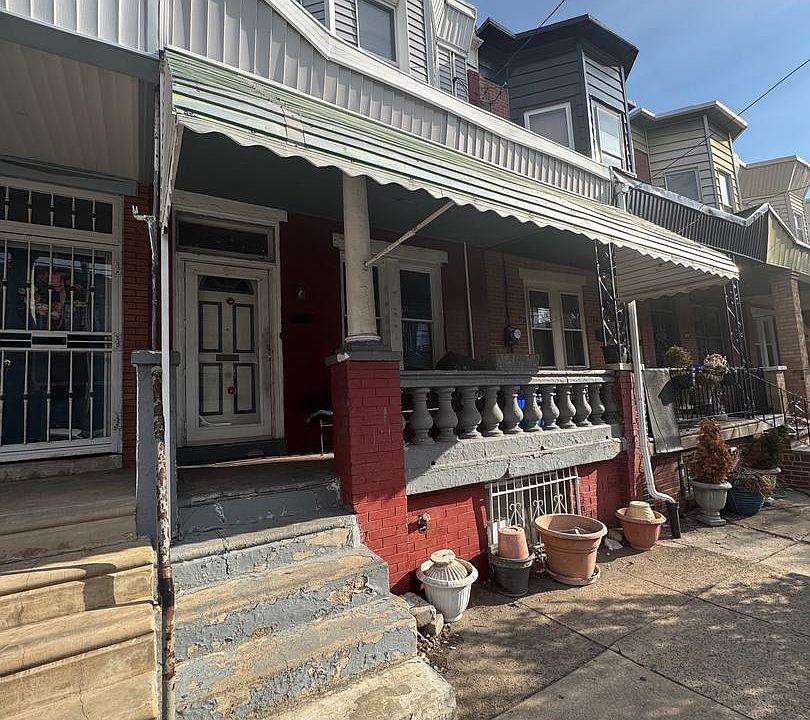 2nd image of 2317 Morris St