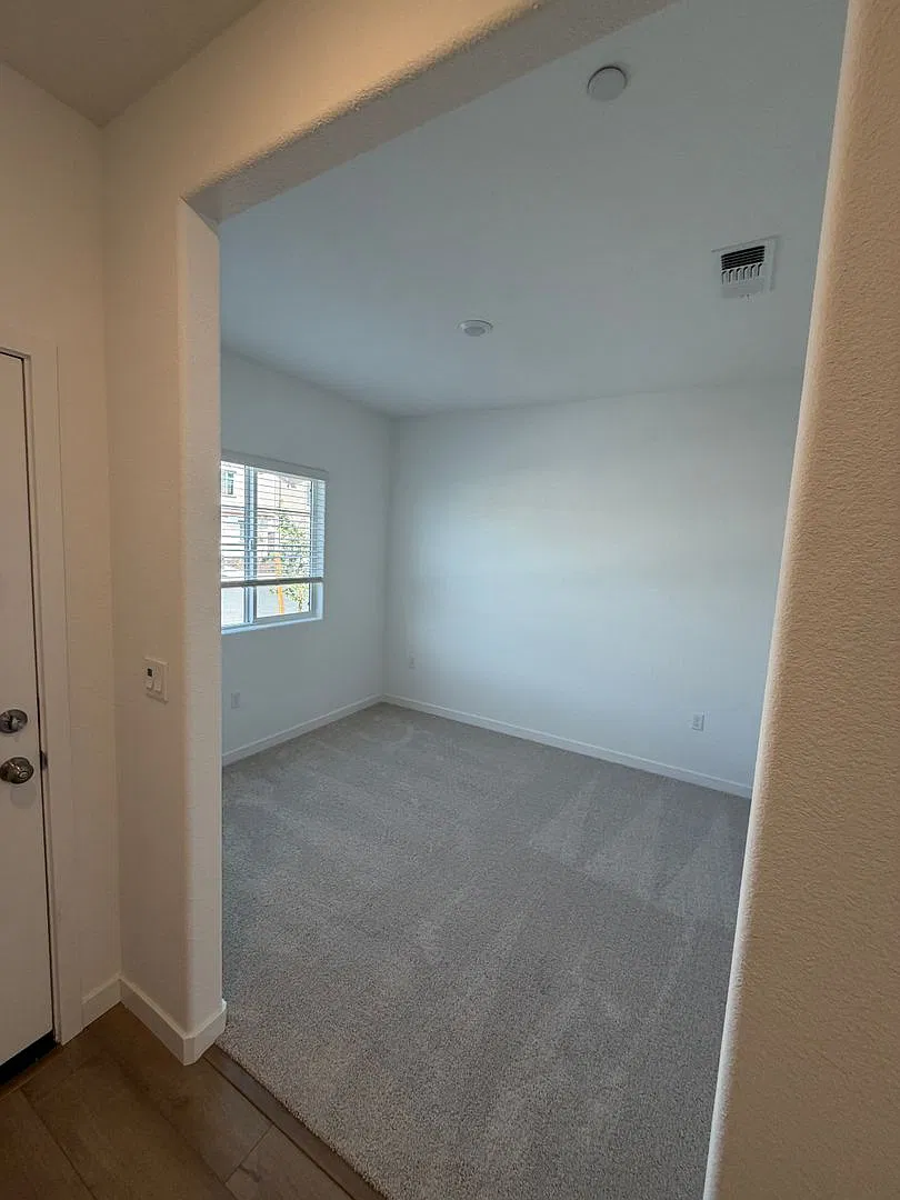 beautifully maintained 4-bedroom, 2.5-bath, 1,800 sq ft in Rancho Cordova. — Photo 4