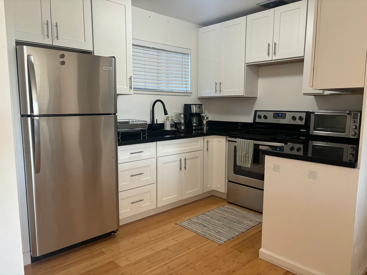1 bed, 750 sqft, $2,700 — Photo 2