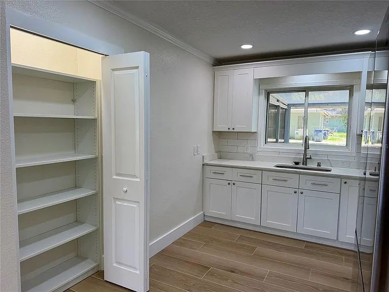 301 S Seminole Ave — Photo 14