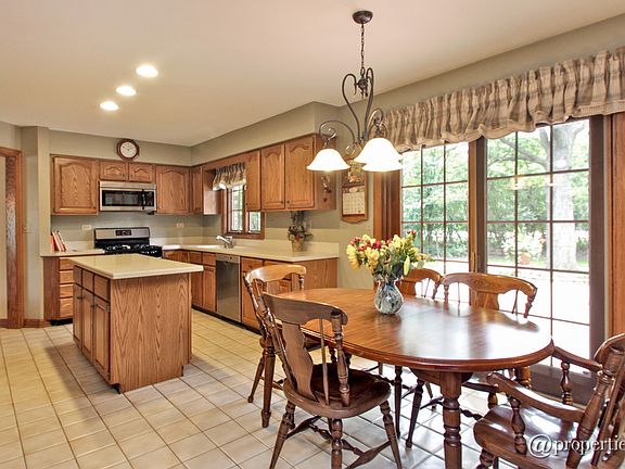 Kitchen / Breakfast Room