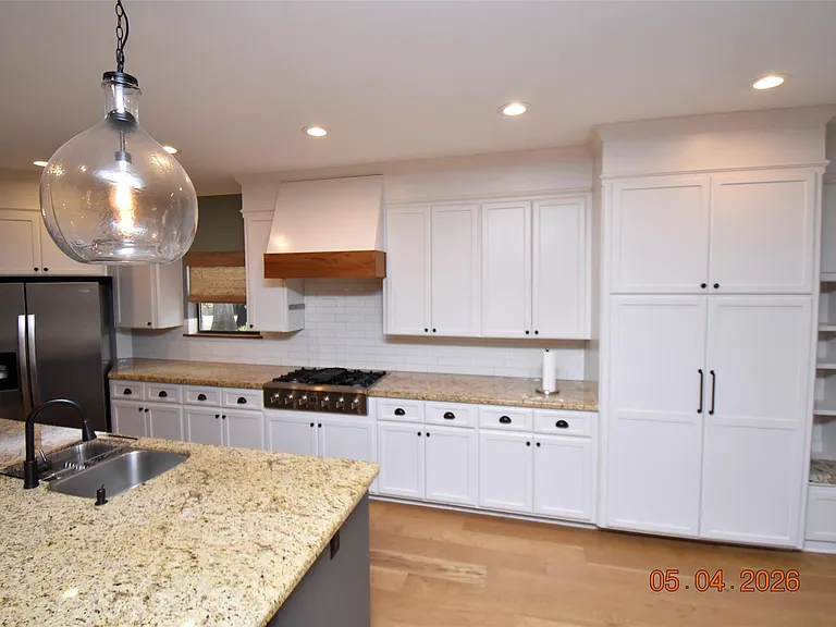 421 Creekside Dr — Photo 7