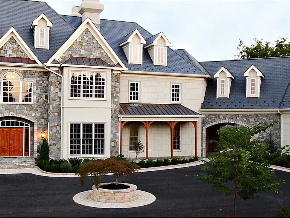 Front Elevation by Botero Homes