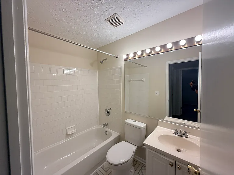 935 Joshua Tree Ct — Photo 6