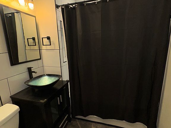 5th image of 326 Grant St Unit 1