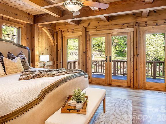 20th image of 10 Dogwood Hills Ln #12