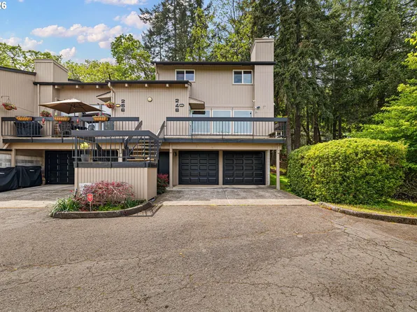 246 Woodridge Dr, Eugene, OR 97405