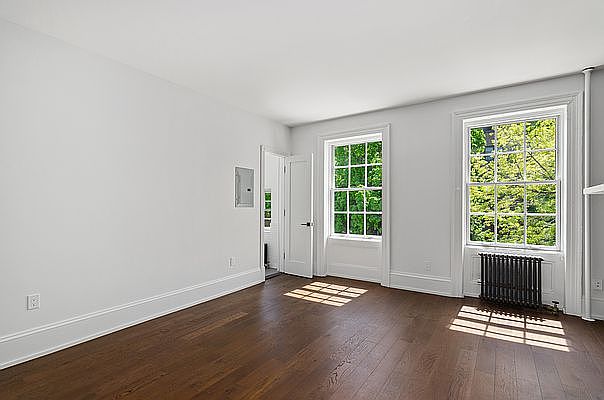 1st image of 412 W 20th St APT 3