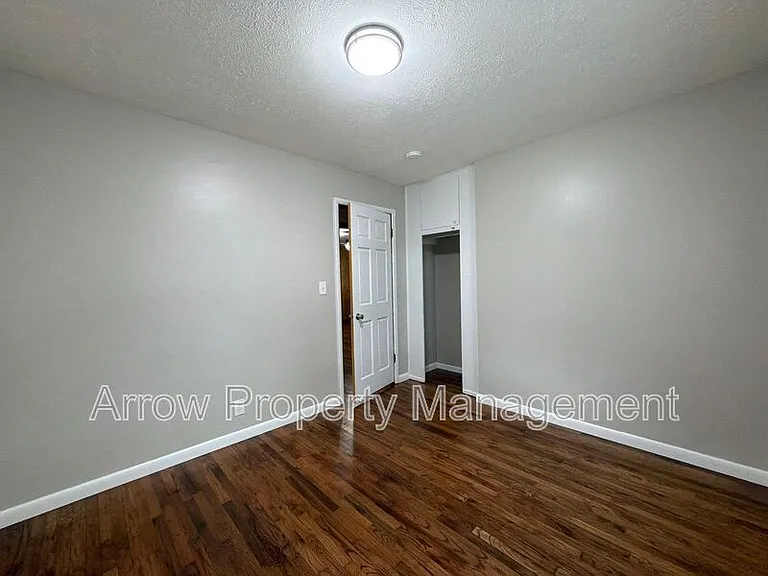 2122 N 32nd St — Photo 11
