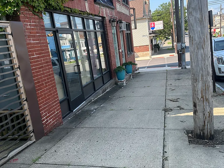 643 N Main St — Photo 17