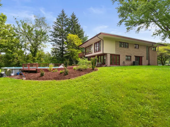 4N270 Randall Rd, Saint Charles, IL 60175